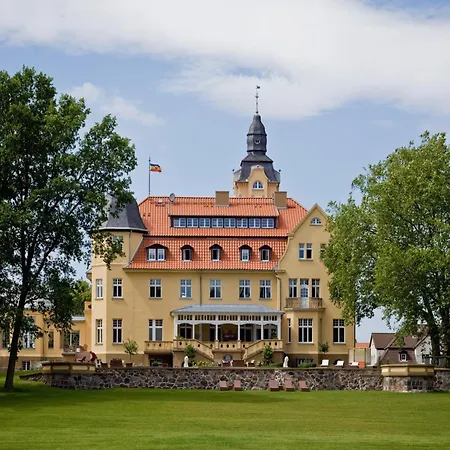 Luxurioeses Oliver In Wendorf Im Bernstein Holiday home